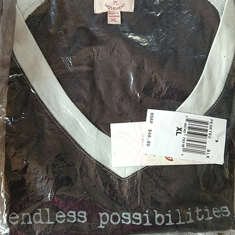 🍃 **1 Large left!**New with tags in bag t-shirt - Picture 2 of 4